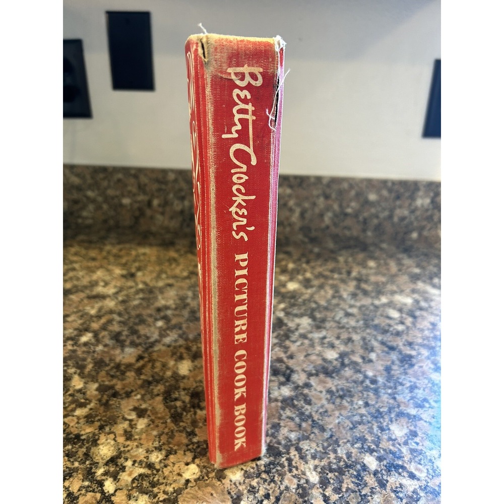 Vintage Betty Crocker's Picture Cook Book 1950 First Edition 449 Pages - Picture 2 of 16